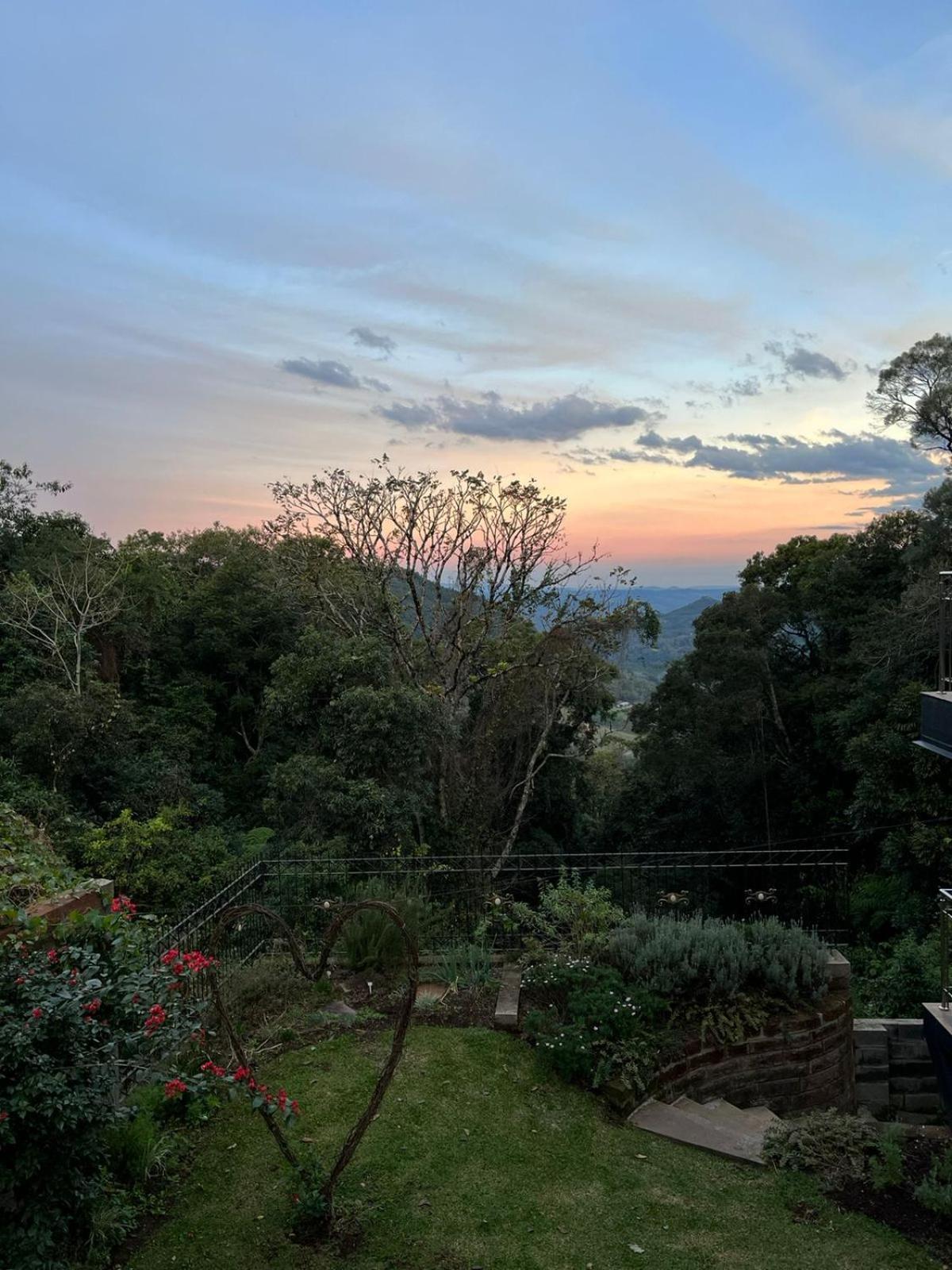 Suites Refugio Do Vale Грамаду Экстерьер фото